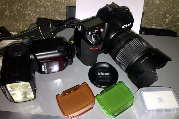 Nikon D300s + Sb910 + 18-105 Lens