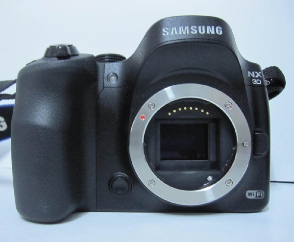 Samsung Nx 30 Aynasız Fotograf Makınası