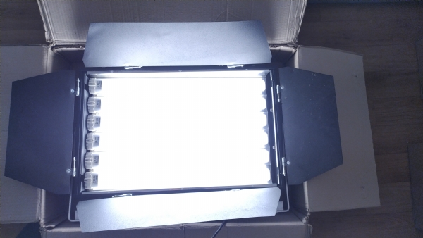 Sürekli Işık 6’li Floresan Soğuk Işık Sabit Işık