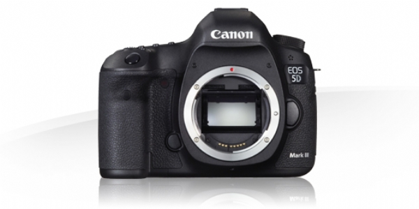 Canon 5d Mark III + 50mm F1. 4 + 28-135 Lens +++